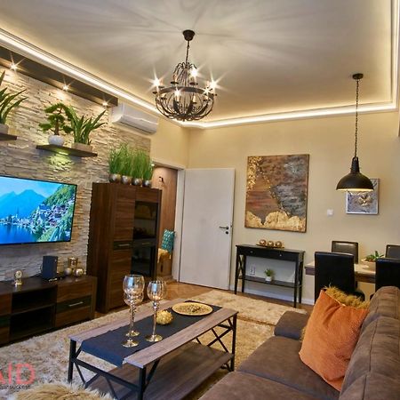 R7 Design Apartment - Hostaid Budapest Luaran gambar