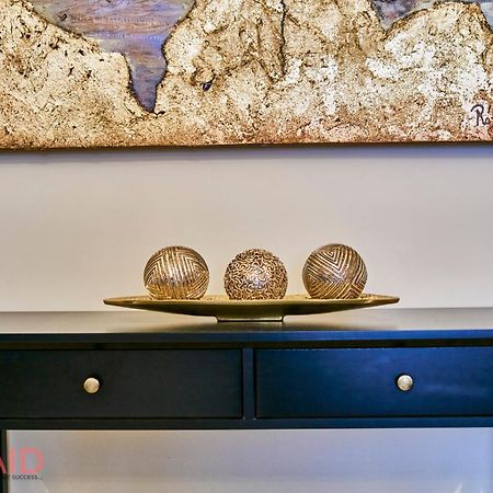 R7 Design Apartment - Hostaid Budapest Luaran gambar