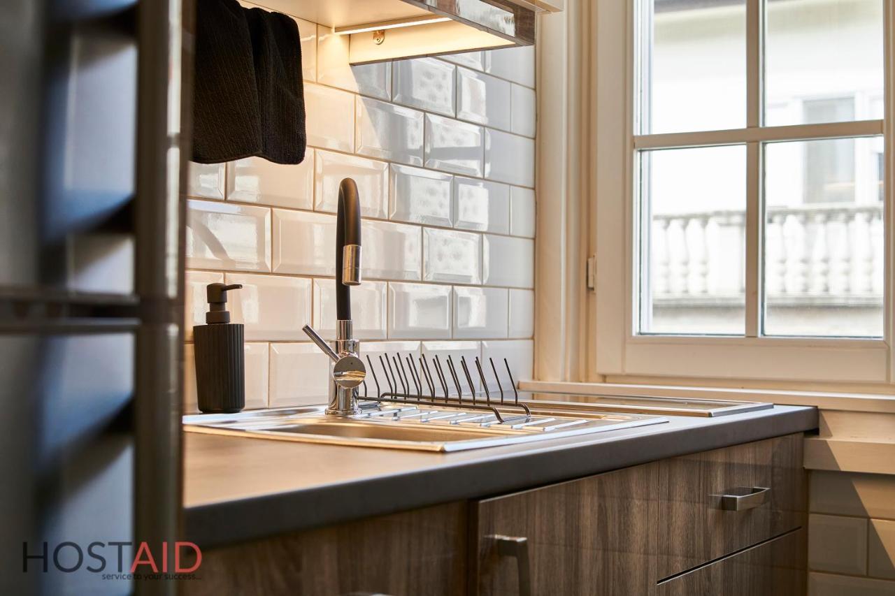 R7 Design Apartment - Hostaid Budapest Luaran gambar