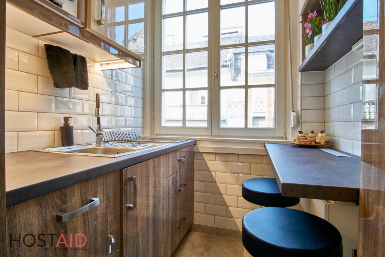 R7 Design Apartment - Hostaid Budapest Luaran gambar